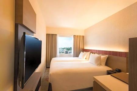DoubleTree by Hilton Naha Shuri Castle - 35