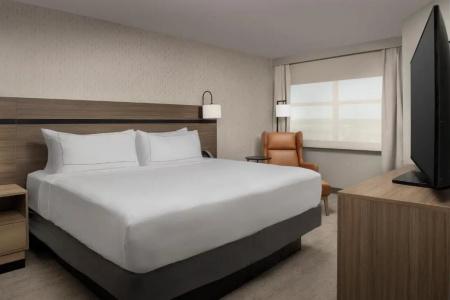 Doubletree by Hilton Hamilton Place - 83