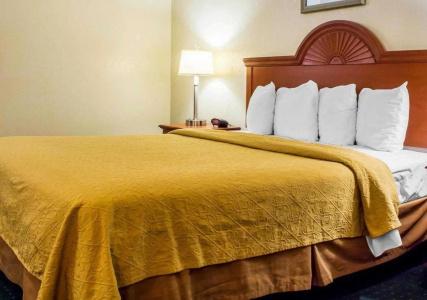 Quality Inn - Airport - 6