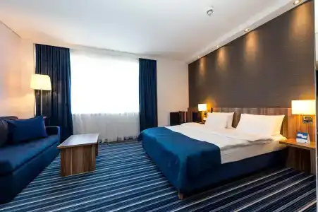 Holiday Inn Express Bremen Airport, An Ihg - 36