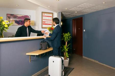 Séjours & Affaires Paris-Nanterre - 2