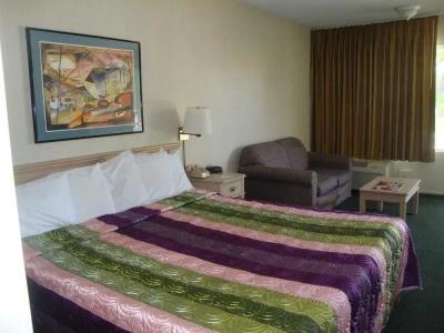 Vagabond Inn - 13