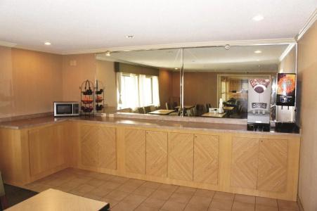 La Quinta Inn by Wyndham North - 7