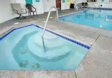 Phoenix Inn Suites - - 9