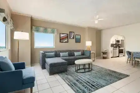 Holiday Inn & Suites, An Ihg - 99