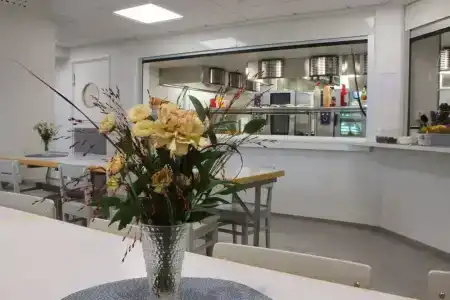 EC-Hostel - 1