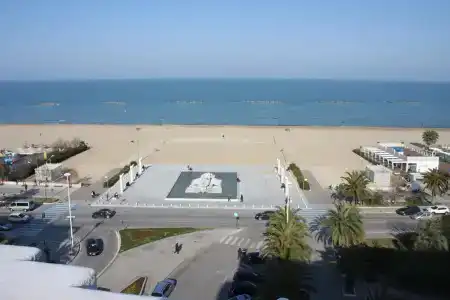 Esplanade - 18
