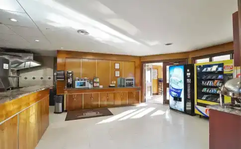 Woodbine & Suites - 7