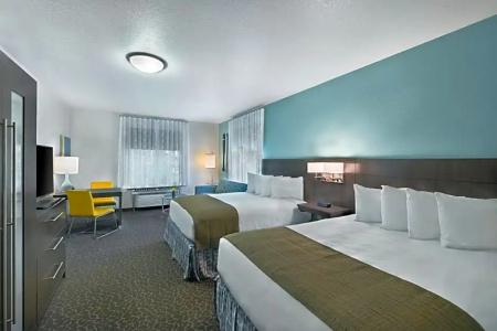 Oxford Suites - 38
