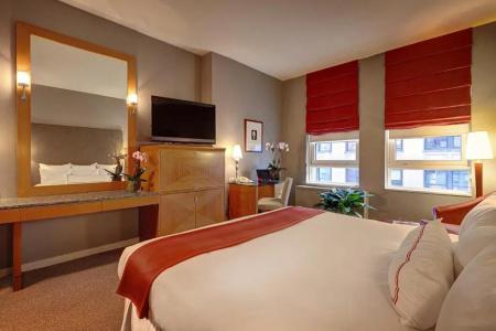 Giraffe by Library Hotel Collection - 43