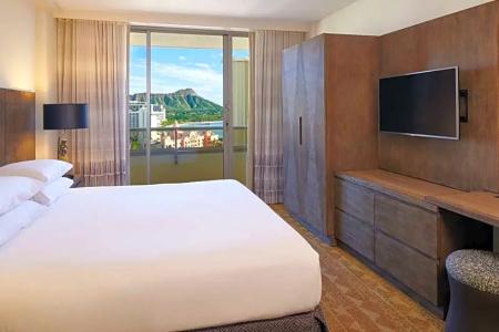 Embassy Suites by Hilton Waikiki Beach Walk - 80