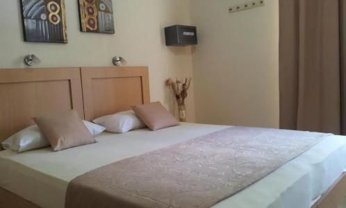 Nicolas Studios & - 46