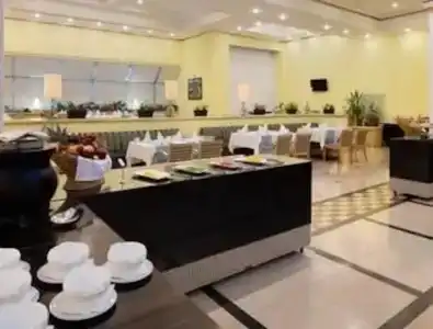 Ramada Plaza - 25