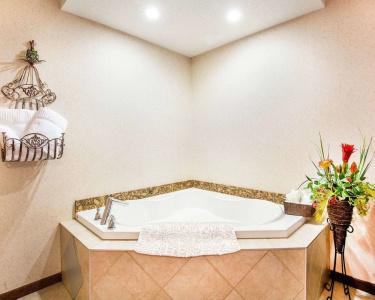 Quality Inn & Suites - 7