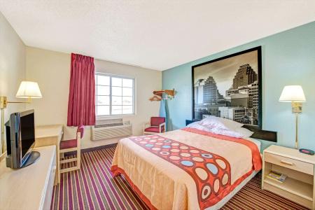 Super 8 by Wyndham San Antonio/Fiesta - 5