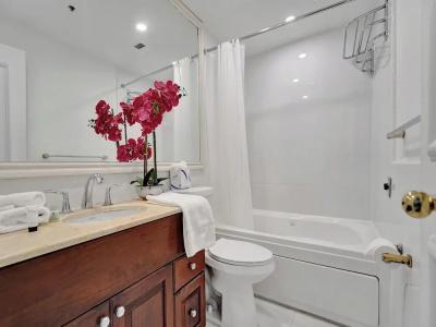 The Alexander All Suites - 672