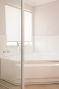 Quality Suites Banksia Gardens- Apartment - 185