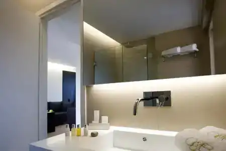 o&b Athens Boutique - 112