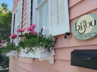 Bijou Boutique Inn - 0