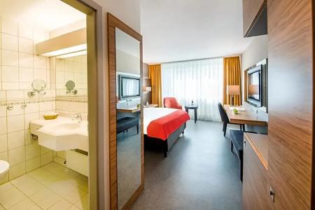 Best Western Plus Delta Park - 54