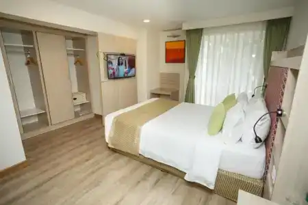 Crowne Imperial - 74