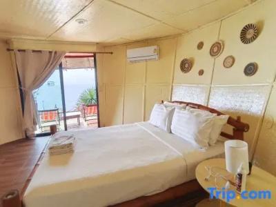 Paree Hut - 33