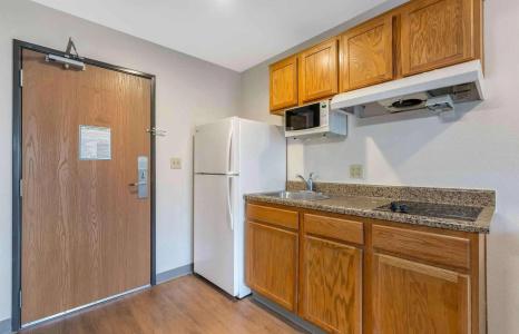 WoodSpring Suites Orlando South - 25