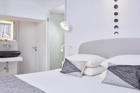 Cosmopolitan Suites - Small Luxurys of the World - 3