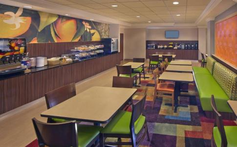 Fairfield Inn & Suites - 16
