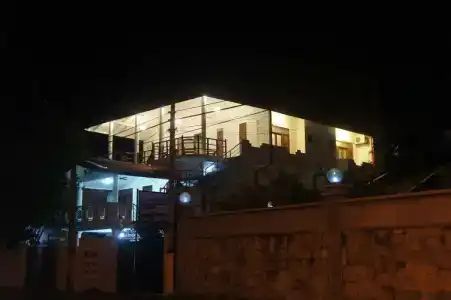Sam's Guest House - 14