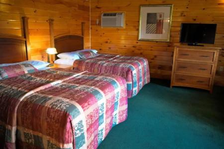 Lake Crest Inn - 84