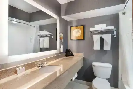 Best Western Premier City Gateway - 70
