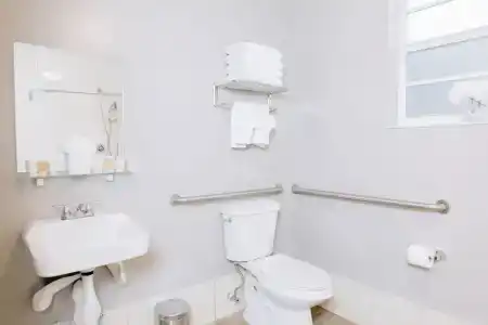 Ocean Reef Suites - 8