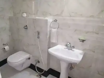Executive Tower - 13