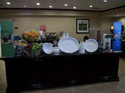 Hampton Inn & Suites - 11