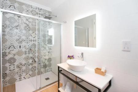 Georges Boutique Living - 27