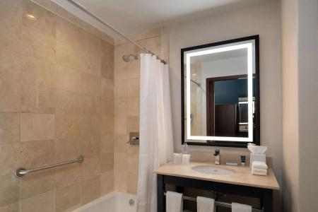 Four Points by Sheraton - 9