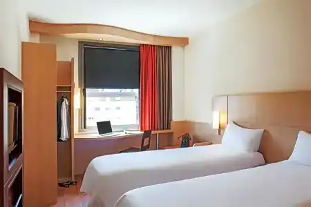 Ibis Oviedo - 33