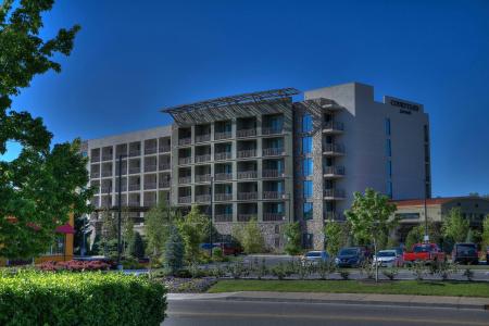Courtyard by Marriott - 33