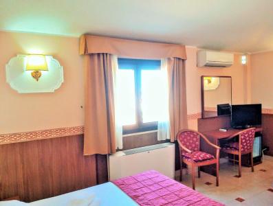 Riviera Airport, Sure Hotel Collection by Best Western - 2