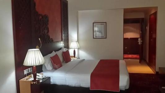 Dubai Grand by Fortune, Dubai Airport - 11