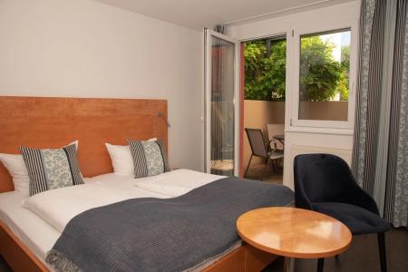 & Gästehaus Im Ziegelweg garni (Eintrittskarten für den EP über uns für jeden Tag erhältlich) - 24