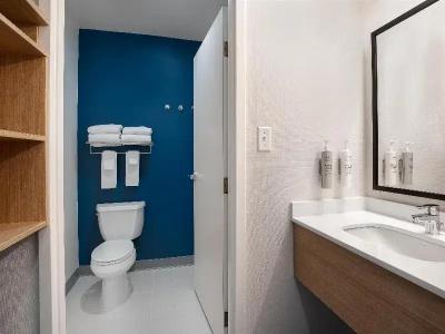 Hilton Garden Inn - 58