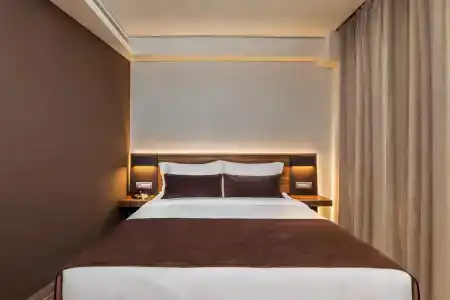ad Imperial Plus Thessaloniki - 31