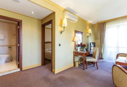 Romance & Family Suites - 94