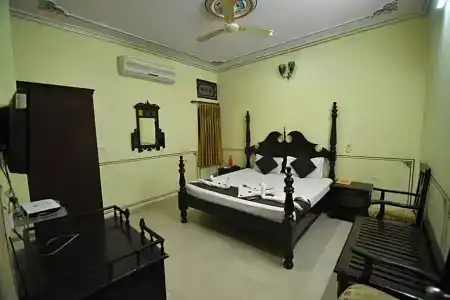 Vaishnavi - 21