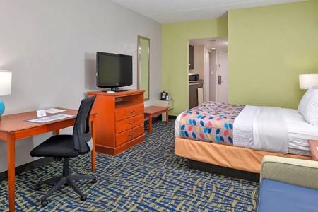 Best Western Plus Holiday Sands Inn & Suites - 62