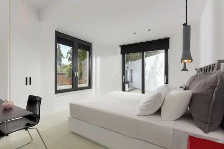 Sunset Studios & Apts - 25