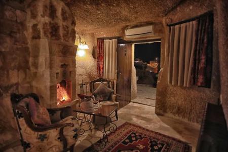 Traveller's Cave - 117