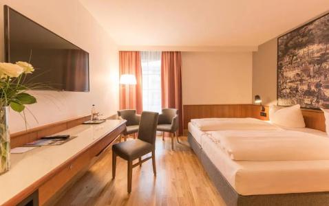 Bayerischer Hof - 75